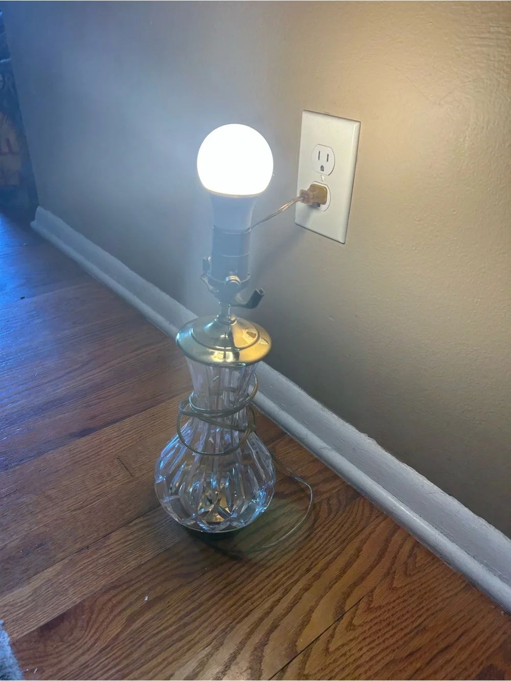 Waterford Lismore FineCutCrystal Table Lamp with Brass Base - Working Condition